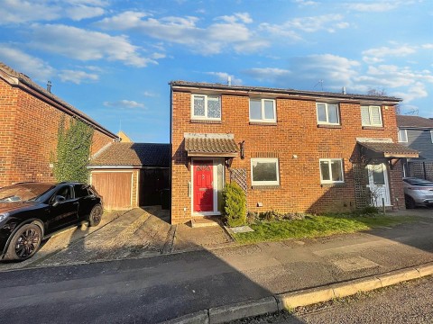 View Full Details for Hampton Court Close, Towcester