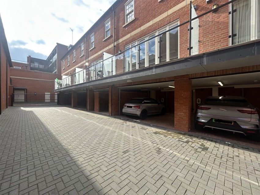 Images for Moat House, Towcester